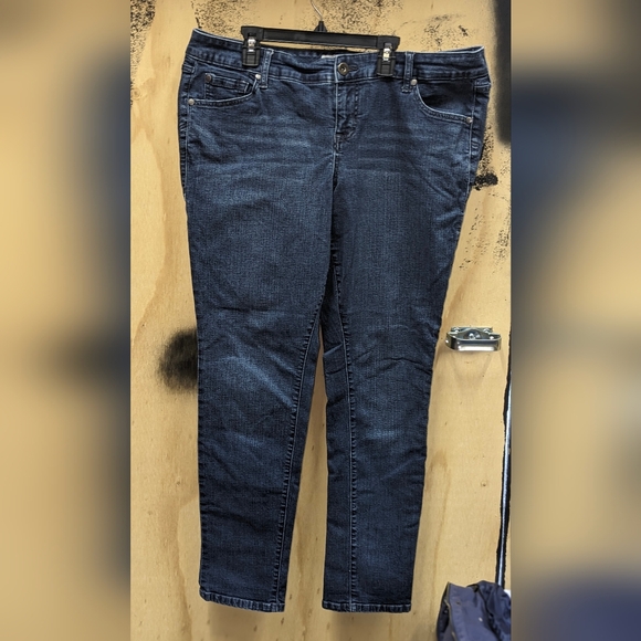 NWOT TORRID Boyfriend Denim Jeans Size 14R - Picture 1 of 7